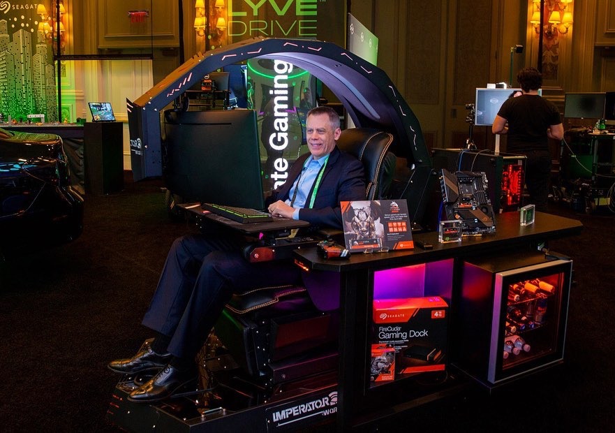 CES Hot Imperator Works IW R1  - Office Furniture avis et prix